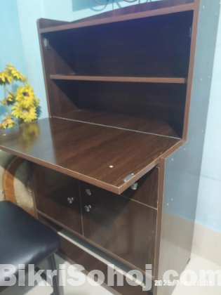 ফোল্ডিং টেবিল
